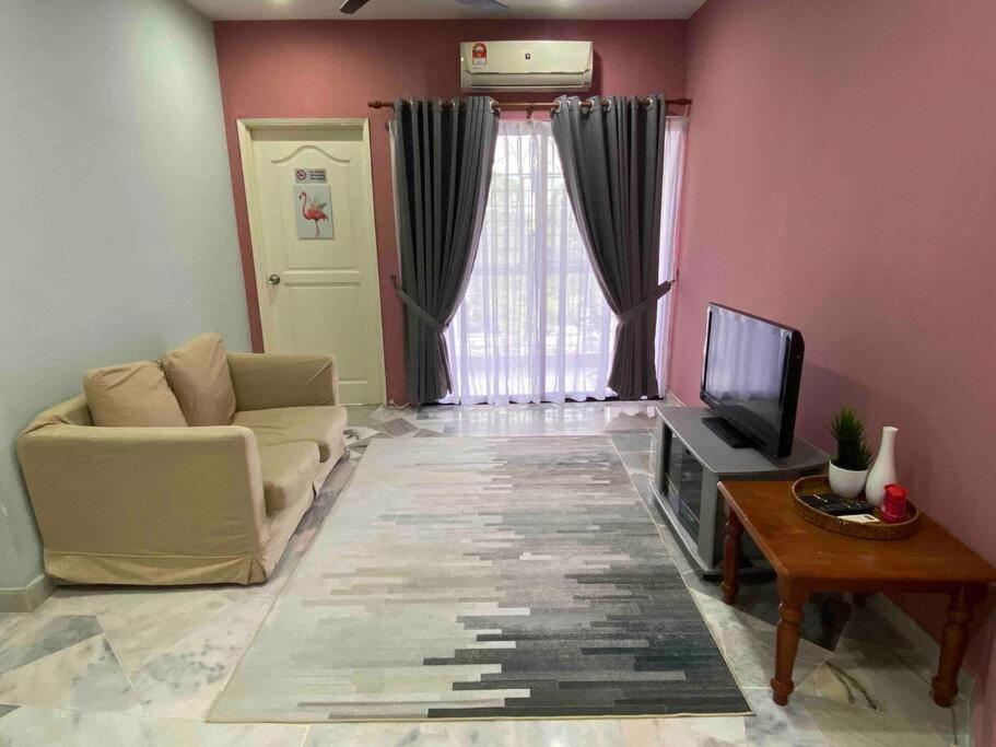 Ria Shah Alam/subang Apartment *