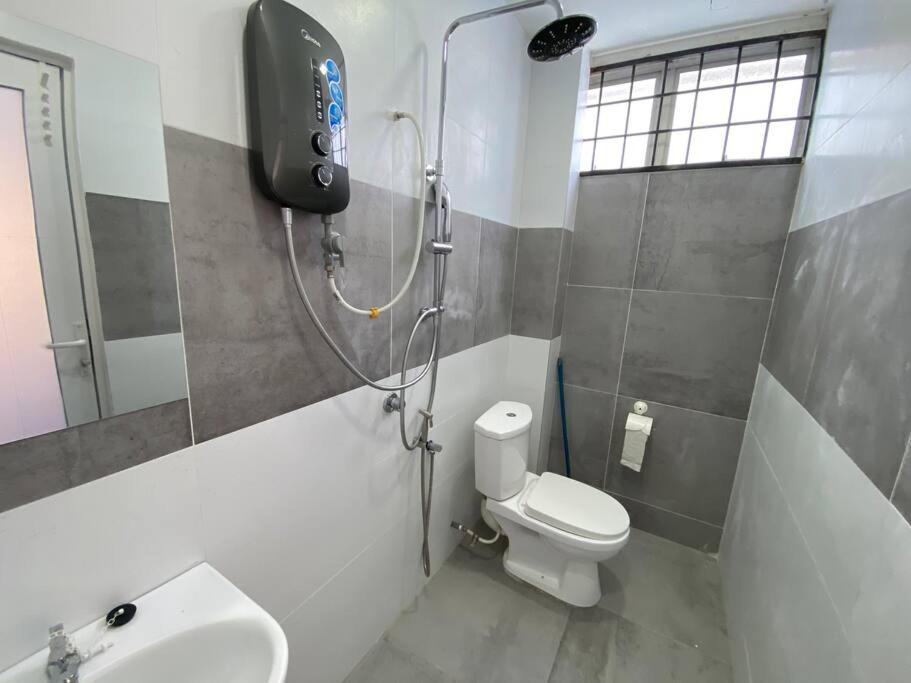 Ria Shah Alam/subang Apartment